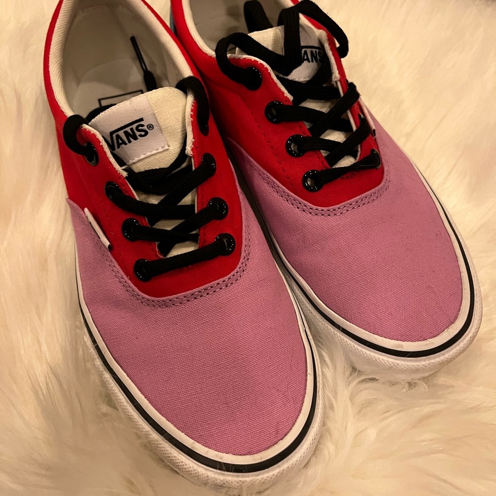 Vans shoes, womens size 6.5. Only worn once, in great condition.